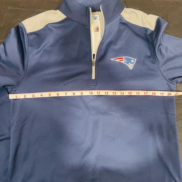 🔥NFL Patriots Sweatshirt 🔥 - Picture 6 of 7